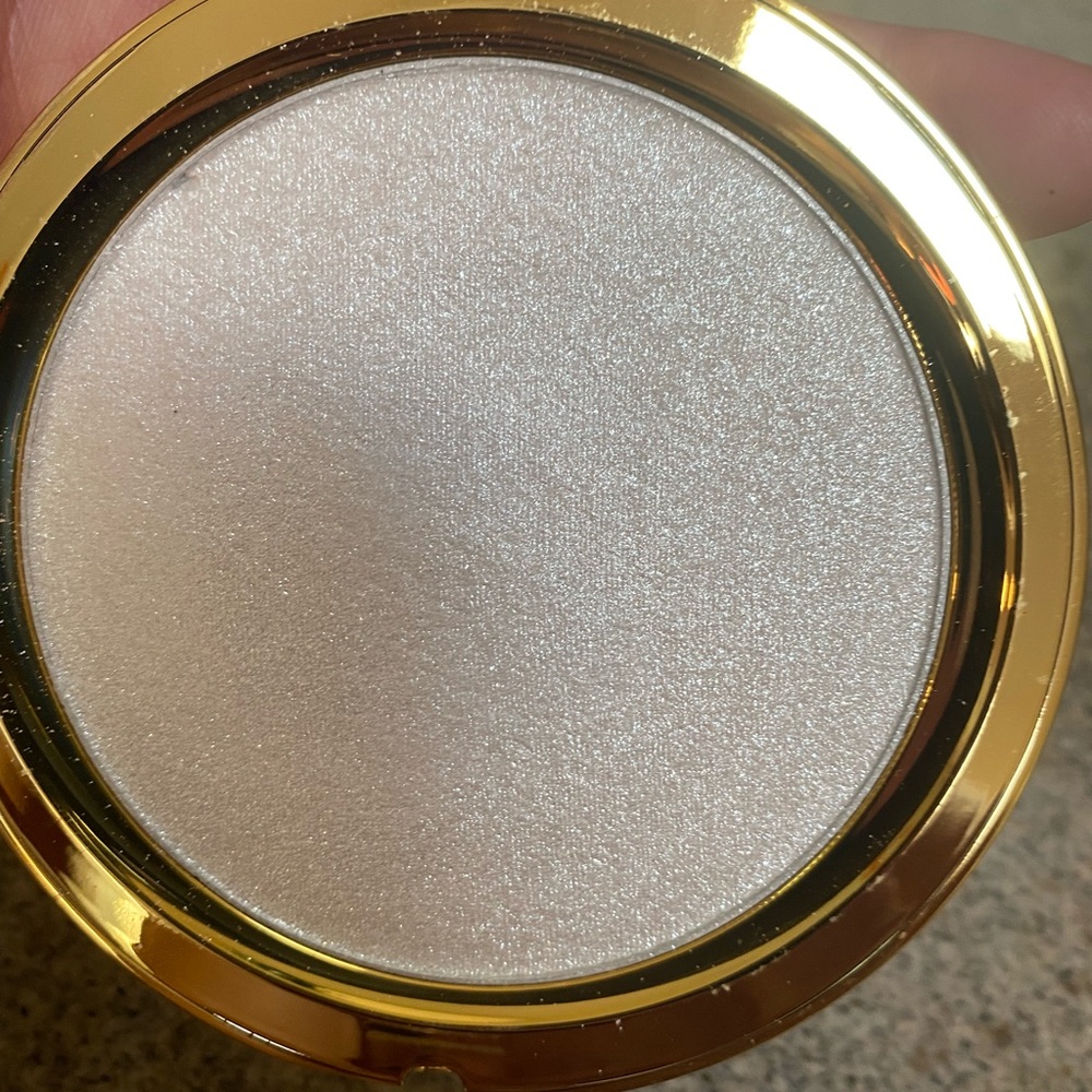 Makeup - Picture 4 of 6